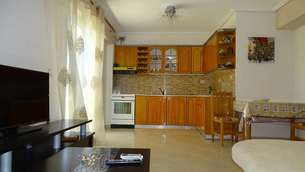 Cozy Central Apartment Ksamil