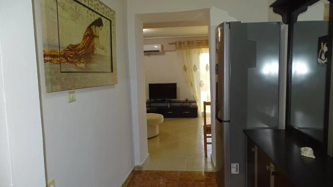 Cozy Central Apartment Ksamil