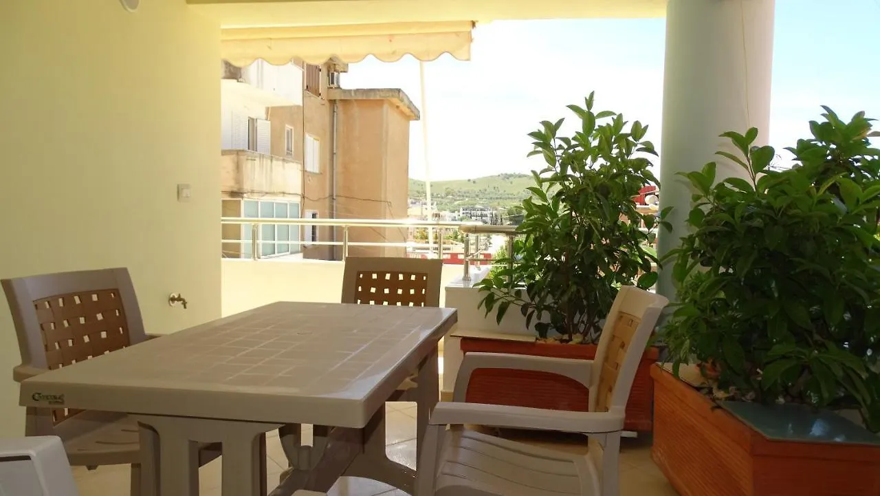 Cozy Central Apartment Ksamil