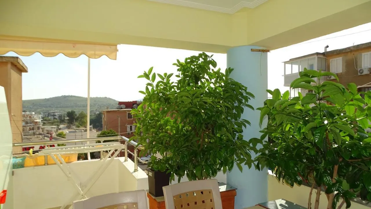 Cozy Central Apartment Ksamil